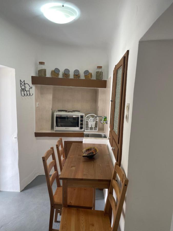 Helen'S Apartment แอร์มูโปลี ภายนอก รูปภาพ