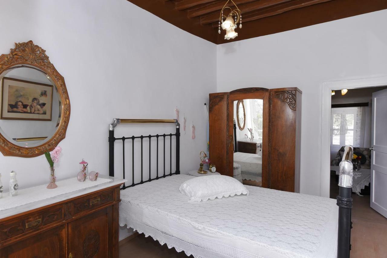 Helen'S Apartment แอร์มูโปลี ภายนอก รูปภาพ