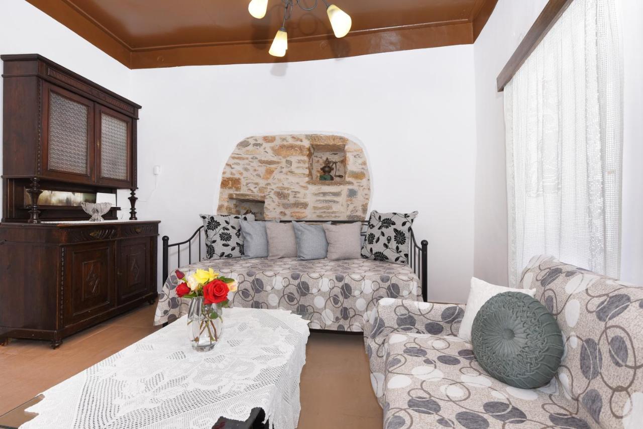 Helen'S Apartment แอร์มูโปลี ภายนอก รูปภาพ
